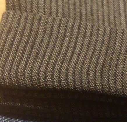 Tilpasning på buks til habit - oplægning af jeans i blå og sort