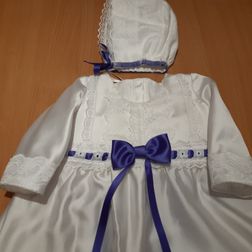 Fin dåbskjole med blå bånd